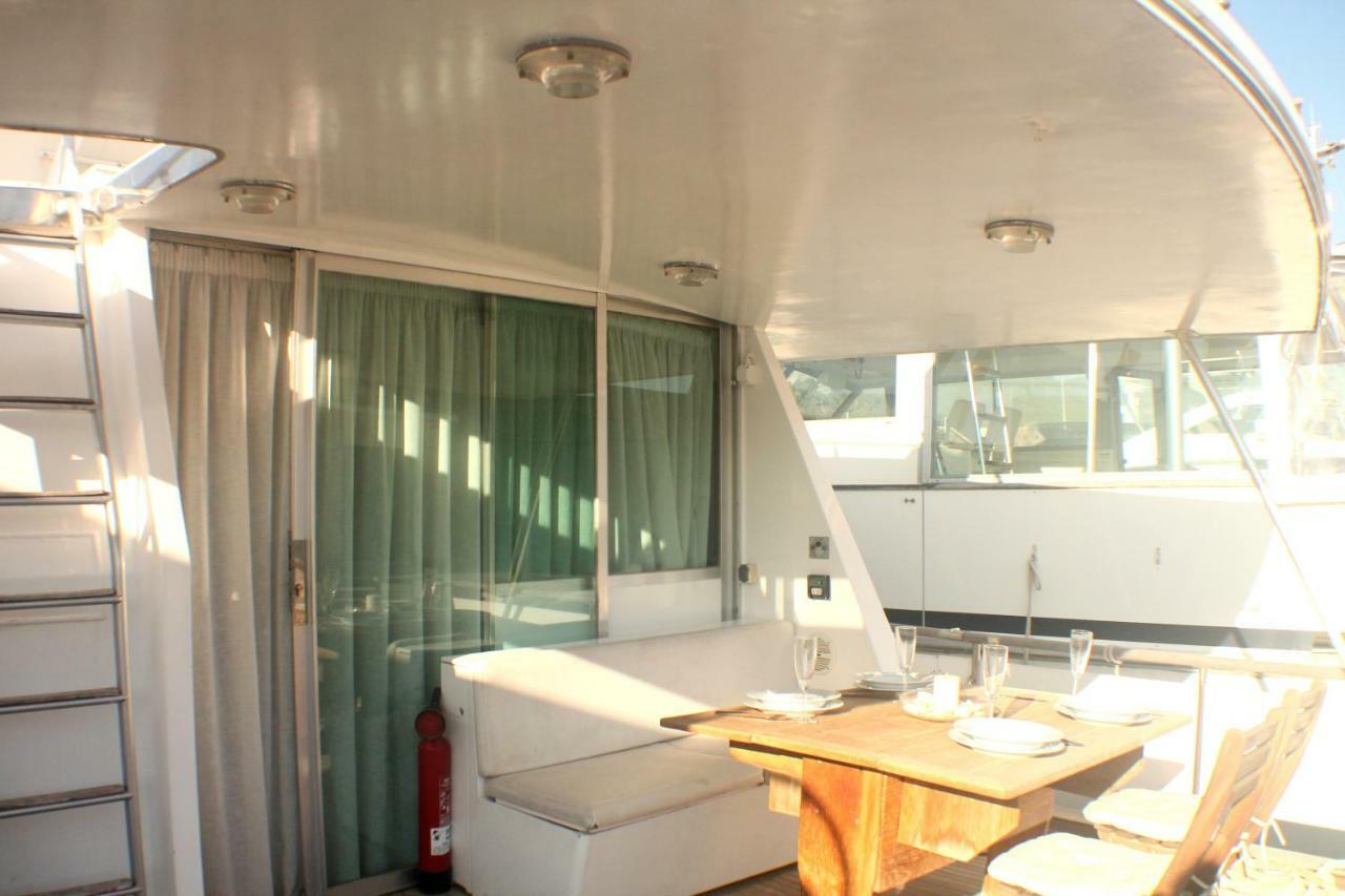 Your Own Private Yacht Hotel Sant Adrià de Besòs Eksteriør billede